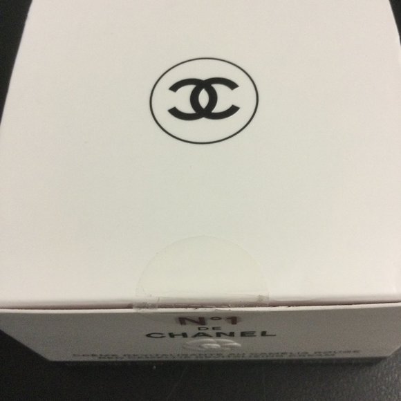 Chanel Ladies NÂ°1 De Red Camellia Revitalizing Cream 1.7 oz Skin Care - Picture 4 of 6